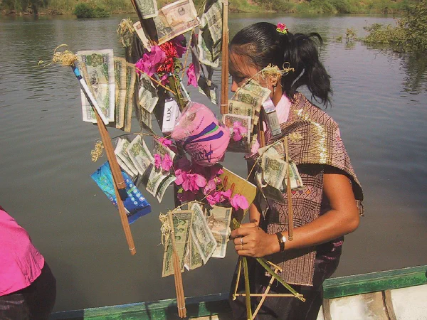 Are Buddhist Monks Allowed To Use Money?