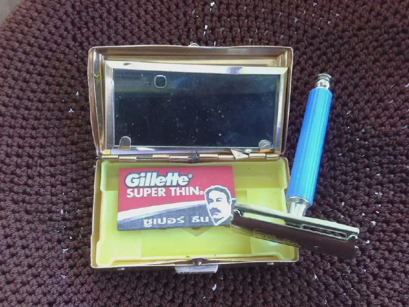 image from Theravāda Buddhist Monk Head Shaving: Traditions, Stories, and Techniques